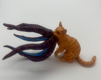 Captain Marvel's Cat Desk Ornament