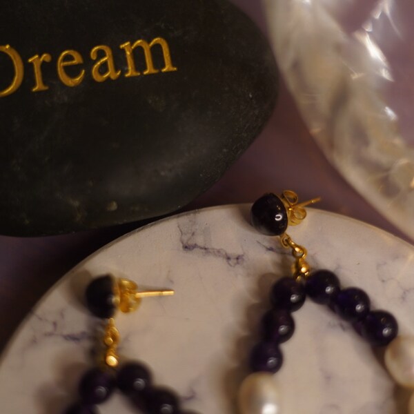 Créoles en pierres semi précieuses et perles d'eau douce / creoles earrings with semi precious stones and pearls