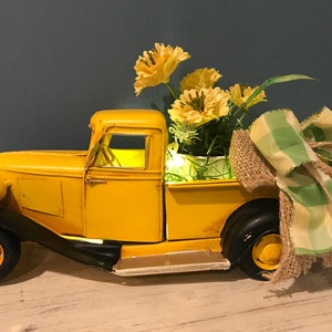 Vintage Farmhouse Metal Personalized Yellow Spring/Summer/Fall Truck Centerpiece Decor, Yellow Personalized Farmhouse Truck Centerpiece
