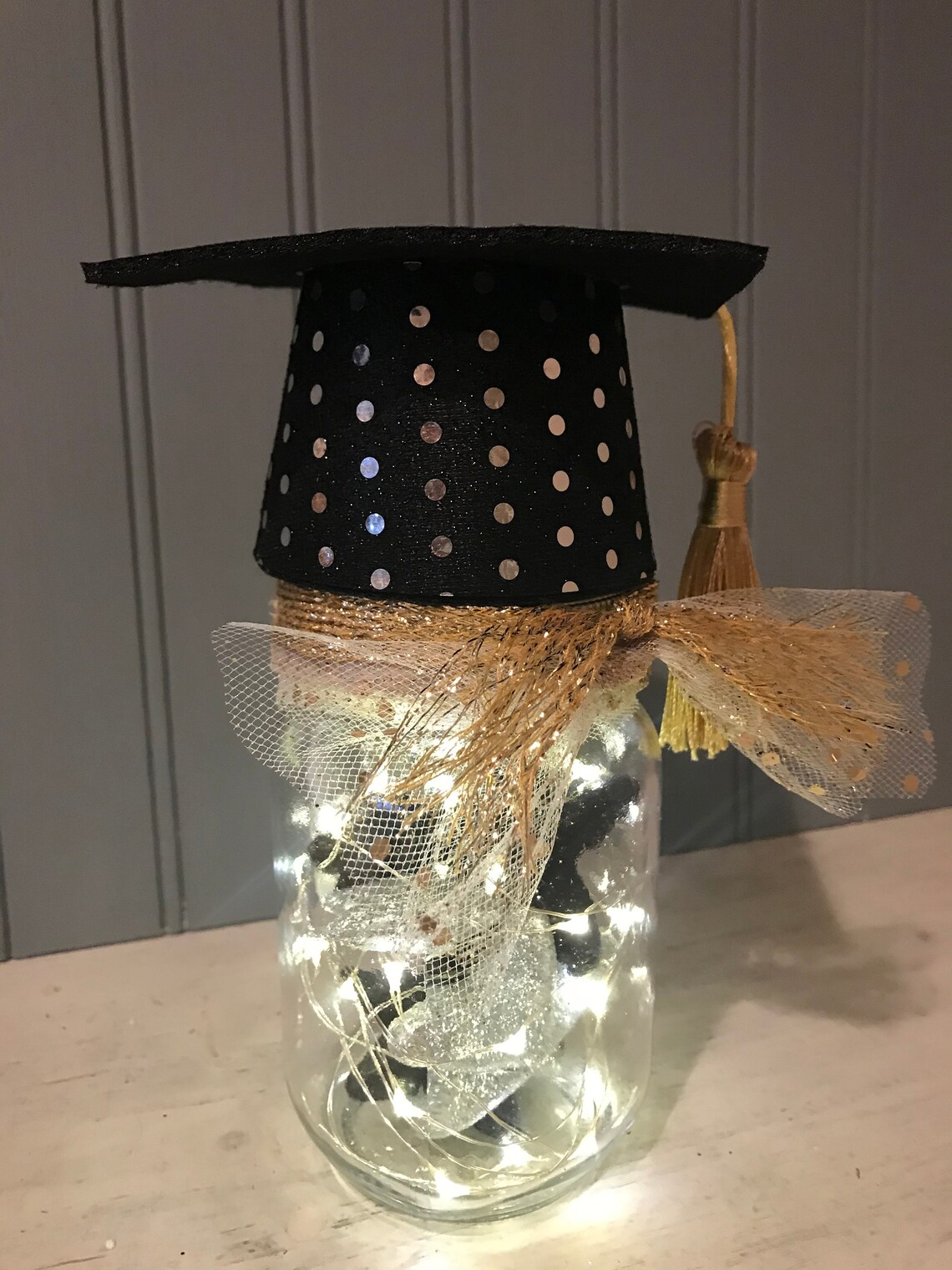 How to Decorate a Graduation Cap With Light: Creative & Stunning Ideas