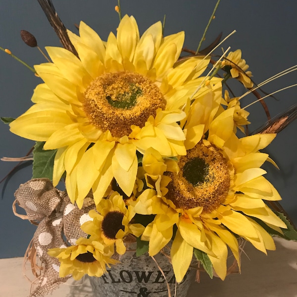 Sunflower Centerpiece, Fall Floral Centerpiece, Fall Decor, Sunflower Decor, Sunflower Floral Arrangement, Thanksgiving Decor