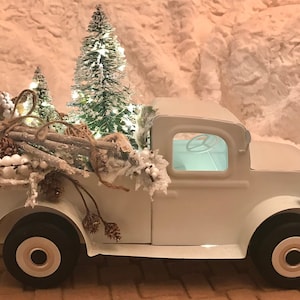 Winter White Metal Truck, Farmhouse Truck, Pickup Truck With Lights, Metal Farm Truck, Farmhouse Decor, Winter Decor, Vintage Truck