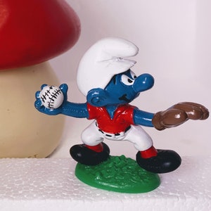 2.0166-10_Pitcher Smurf Very Rare Vintage pre-owned 20166 Smurf Figure Schleich Smurfs Toy figurine Schtroumpf Lanceur Free Shipping