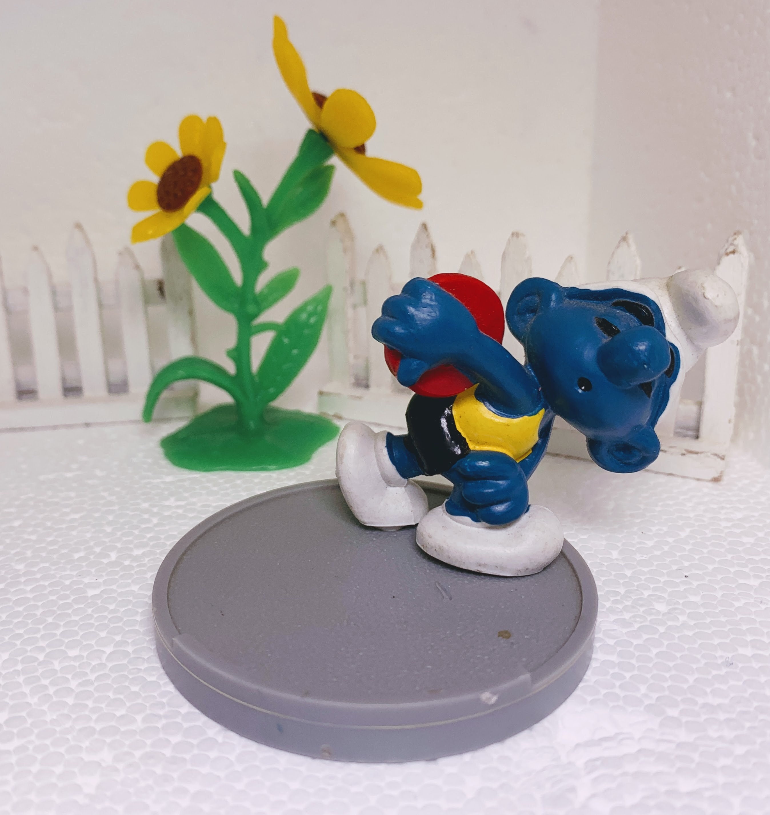 4.0503-03 Super Smurf Collection- Nice Vintage Pre-owned Peyo Schleich Smurf Figure 40503 Discus Thrower Smurfs Super Schtroumpf figurine