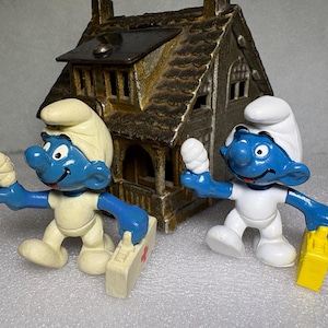 2.0054VAR02-02_Blue Smurfs Variation Collection- 2 Vintage Peyo Schleich Toy Smurf Figures- 20054 First Aid Smurf Toy Figurine Schtroumpf