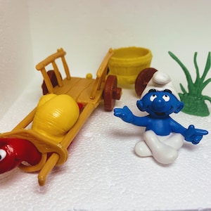 4.0100-04_Play Set Smurf Collection Vintage pre-owned Smurfs Schleich 40100 Snail and Cart Play Set wt Yoga Smurf Schtroumpf