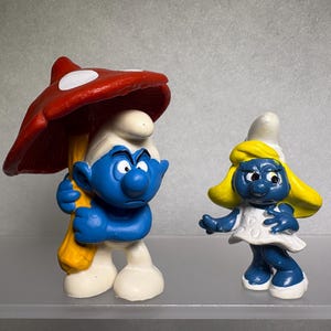 COUPLE-15_Smurfs Collection Unique Set of 2 Vintage pre-owned 20118 Umbrella Smurf 20034 Smurfette Peyo Schleich Toy Figurine Schtroumpf