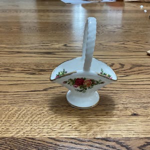 Royal Albert Old Country Roses Mini Basket