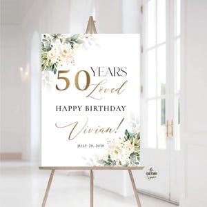 Weiße Rosen 50 Jahre geliebt Willkommensschild, alles Gute zum Geburtstag Willkommensschild, 50er Geburtstag Zeichen, alles Gute zum Geburtstag Dekoration, Eukalyptus, Kräuter, WR3