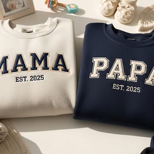 Moletom bordado personalizado para mamãe com nomes de crianças na manga, moletom com capuz personalizado para mamãe, presente de revelação de gravidez, roupa de aniversário para mamãe