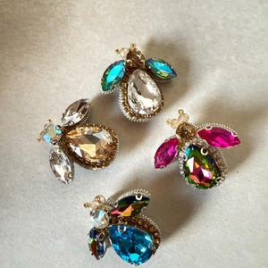 Mini Bienen Brosche Verschiedene Farben