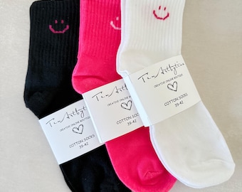 White Cotton Ankle Socks with Smile Embroidery (Size 39-42)