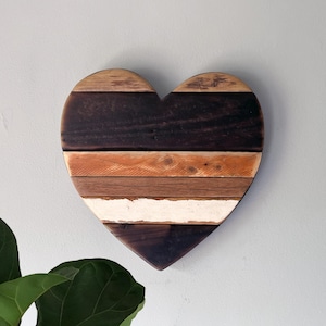 Handmade Wooden Heart | Driftwood Plank Heart Wall Art |  Entryway Wall Décor Mother&#39;s Day Housewarming Gift Farmhouse Wall Décor