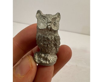 Vintage OWL by Spoontiques Pewter Miniature Figurine Signed & Marked 44. 1.25”H - Cute Pewter Owl Figurine Shelf Knick Knack Book Desk A4:2