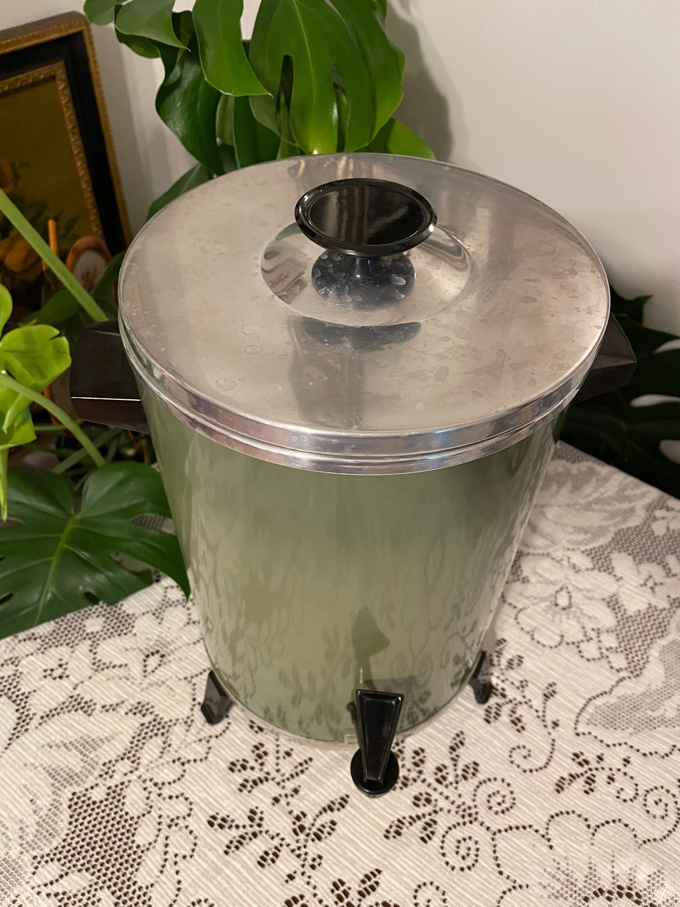 Vintage Avocado Green West Bend 30 Cup Automatic Electric Coffee Percolator  Potluck