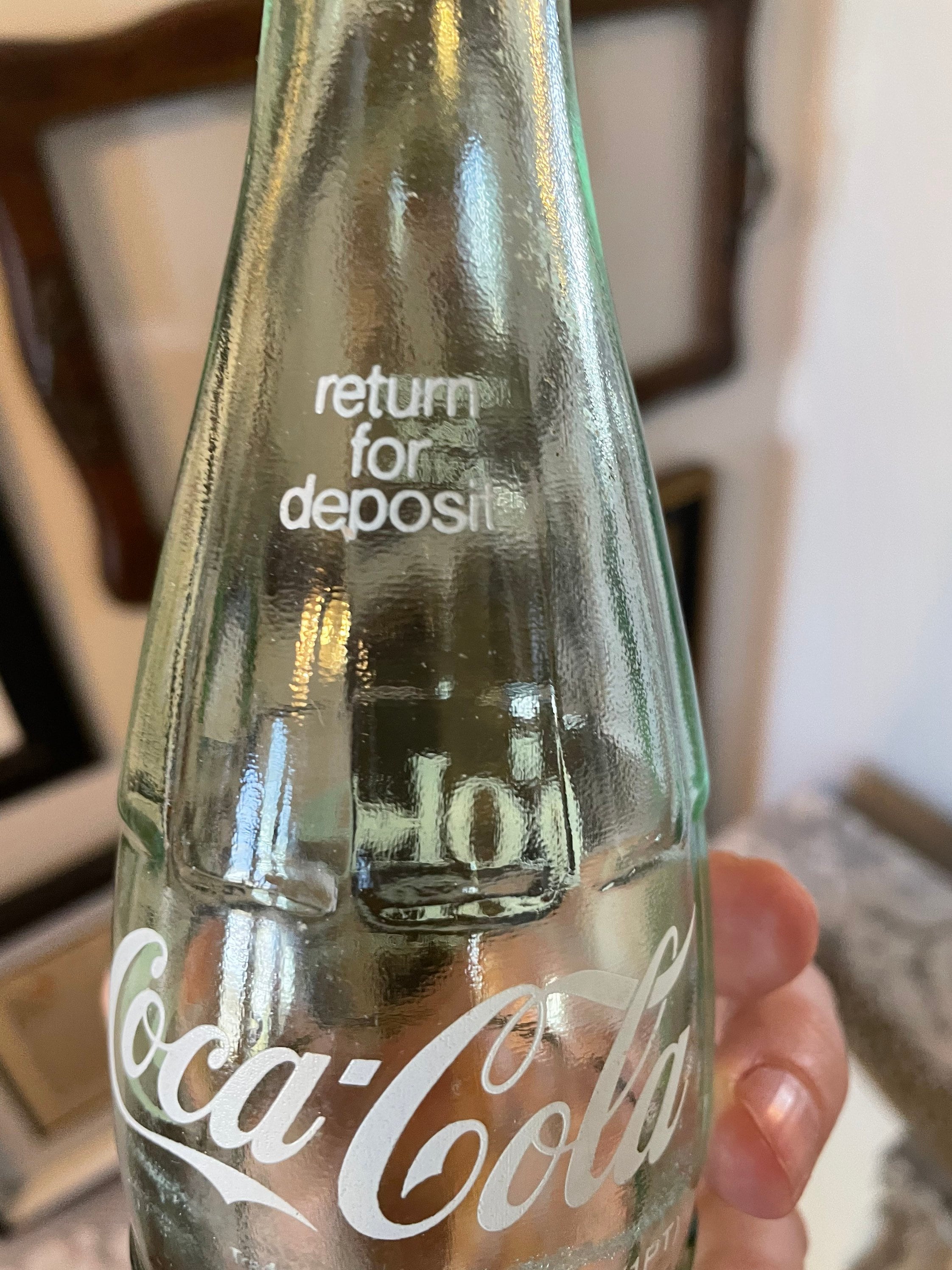 2 Vintage Coke Bottles Pint 16 oz NO DEPOSIT NO RETURN Clear Glass with  lids
