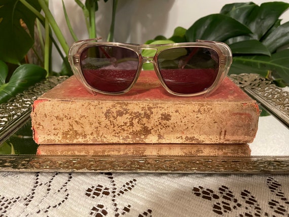 Vintage Retro 60s 70s Double Bridged Clear Pink Sunglasses 