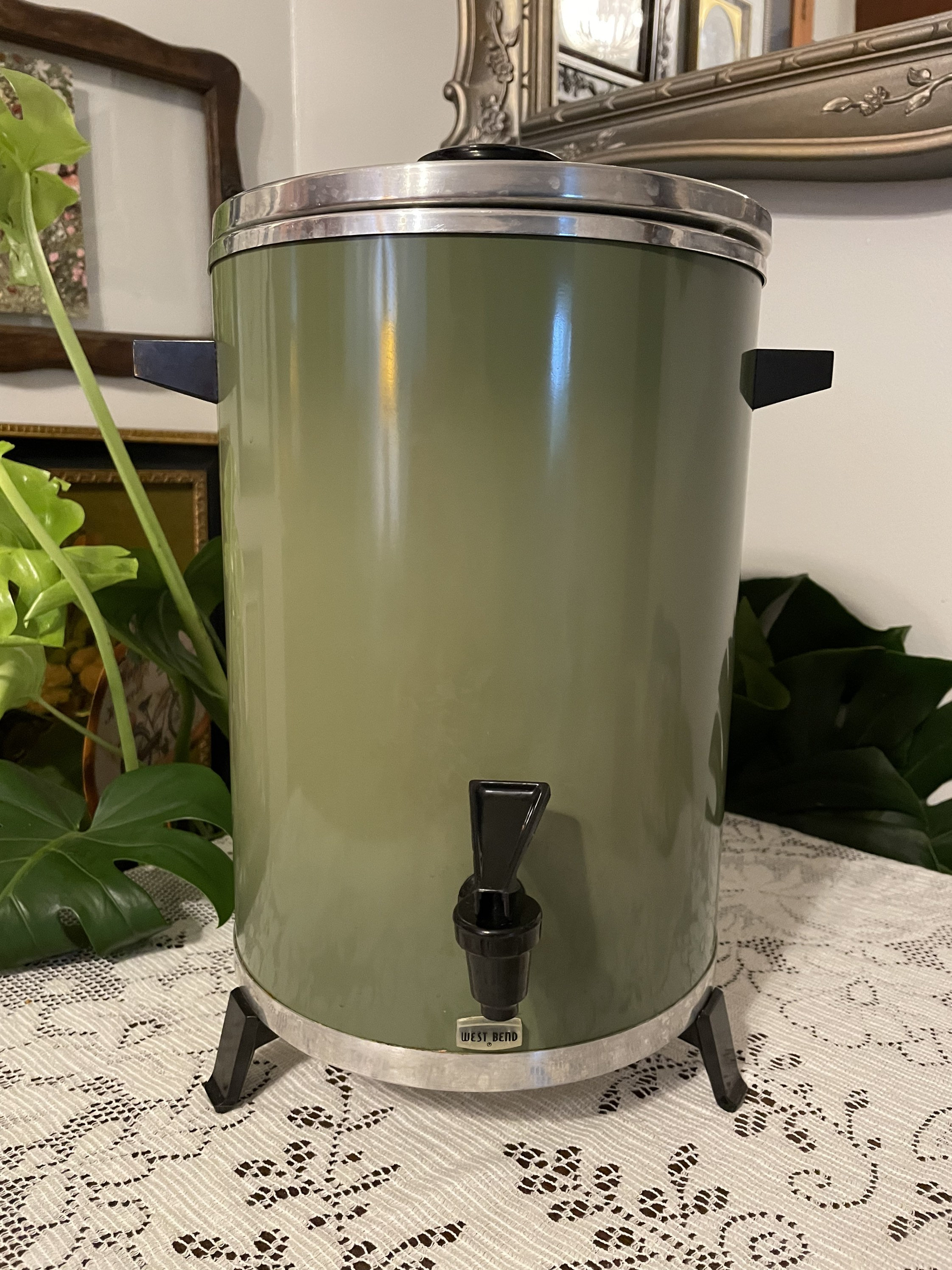 Vintage Avocado Green West Bend 30 Cup Automatic Electric Coffee Percolator  Potluck -  Log Cabin Decor