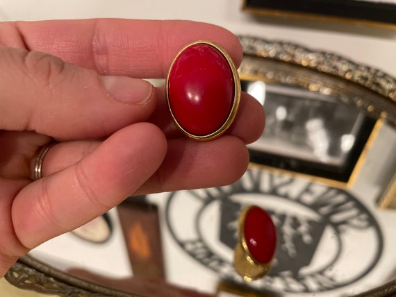 Vintage Retro TRIFARI Oval Gold with Red Center S… - image 3