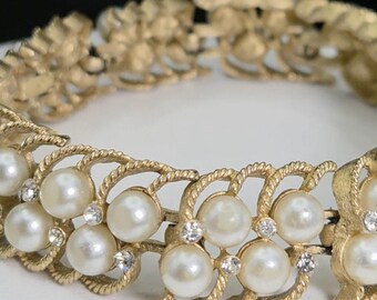 Crown Trifari Goldtone Faux Pearl & Rhinestone 7” Bracelet