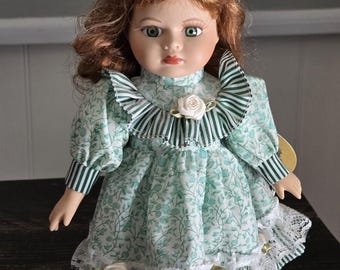Stephanie Crowne Fine Porcelain Doll 1998 Artmark Auburn Hair Green Eyes