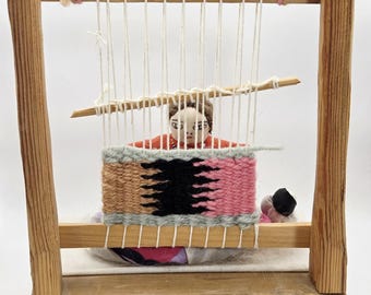 Vintage Navajo Indian Doll Woman Weaving Rug on Loom with Baby / Papoose