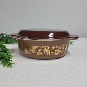 Pyrex Early American Casserole Dish With Lid, Vintage