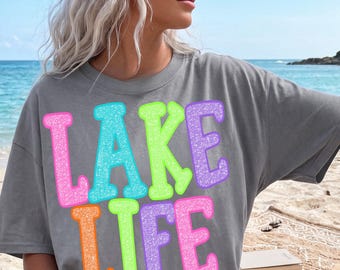 Lake Life png, glitter png, preppy png, zomer png, meer png, meerreis png, vakantie png, trendy png, neon png, kleurrijke png, ambachtelijk ontwerp