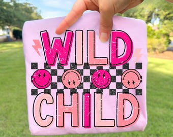 Niño salvaje PNG, Niños PNG, Niña pequeña PNG, Camiseta infantil PNG, Años 80 90, Hermano PNG, Salvaje PNG, Femenino PNG, Cuadros PNG, Preppy PNG, Niño pequeño