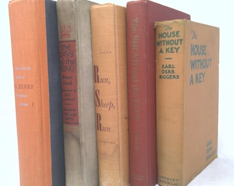 Vintage Book Set with Featured Title | *Run, Sheep, Run /Gordon Sager* | Decorative Vintage Book Sets | Book Décor | 5 Books/Set