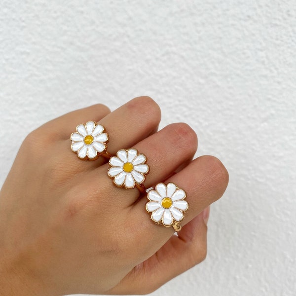 Gold Daisy Ring • Daisy Bead Ring • Flower Bead Enamel Ring • Daisy Anxiety Ring • Adjustable Floral Beaded Ring • Yellow White Daisy Ring