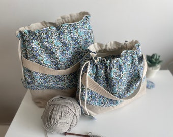 sac à projet tricot ou crochet en tissu liberty bleu et vert. Sac pochon en tissu 100% coton