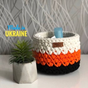 Bright crocheted basket, round wooden bottom basket, storage basket, jewelry basket, gift basket, small basket