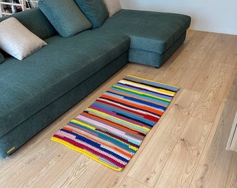Alfombra de crochet a rayas hecha a mano, de algodón multicolor (67 x 127 cm)