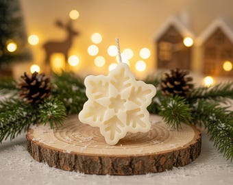 Weihnachtskollektion: Festliche Deko-Kerze Schneeflocke