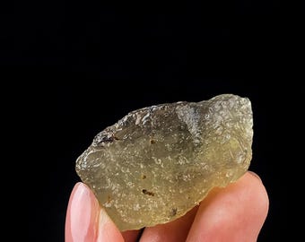 Libyan Desert Glass Meteorite, Raw Tektite Crystal, Sahara Gold Stone for Meditation, Cosmic Energy & Spiritual Gift