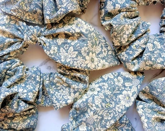 Scrunchie - Blumen Haargummis - Erwachsene / Kinder Haargummi / Krawattenzubehör - Handgemacht in Brisbane Australien