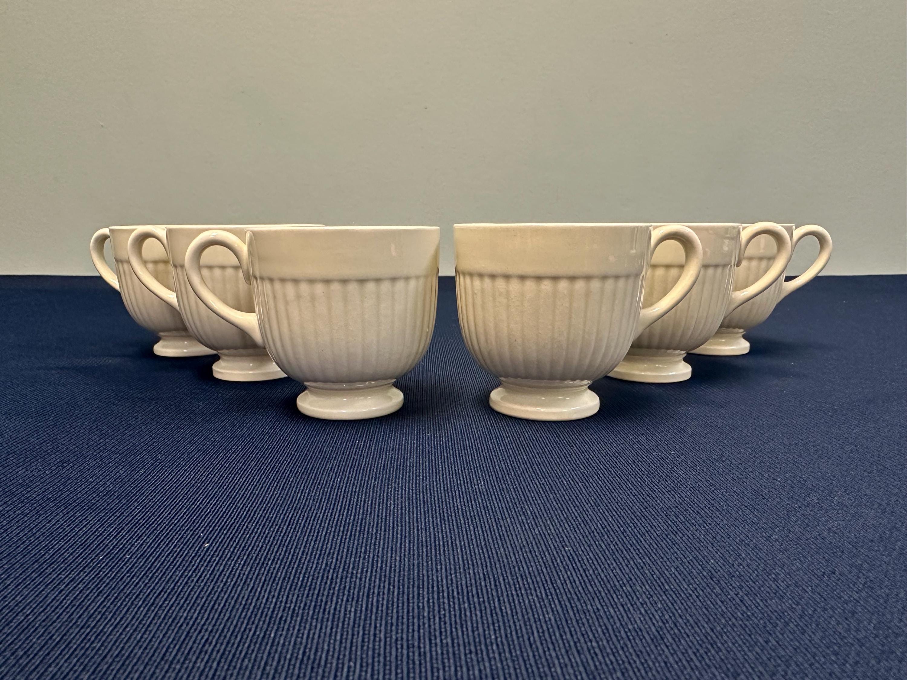 ウェジウッド ＝Old-Demi Cup&Saucer = (1級品). 貴重品です