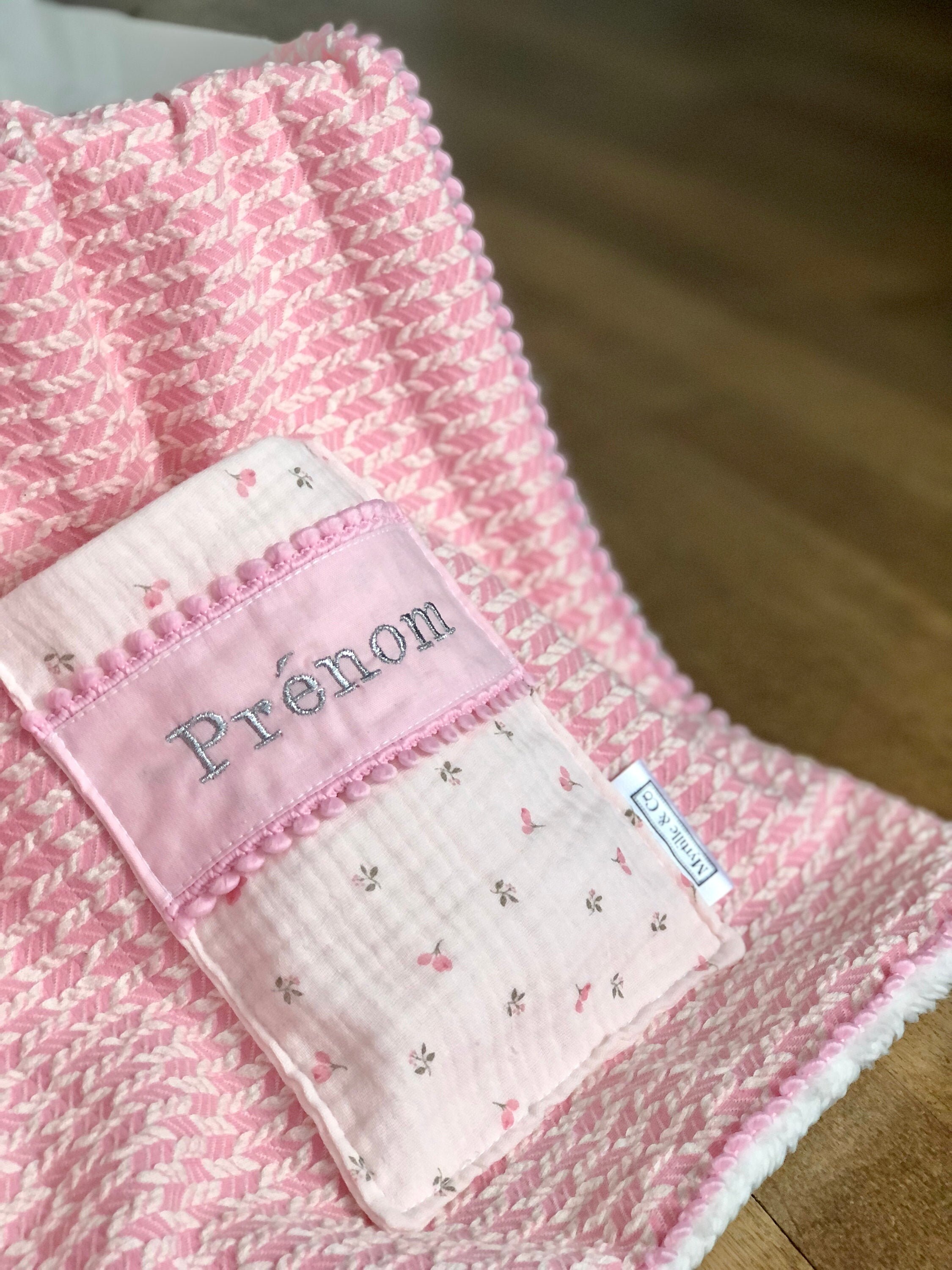 Couverture Bébé Personnalisable avec Poche Pour Doudou en Fausse Fourrure et Maille, Myrtilleandco