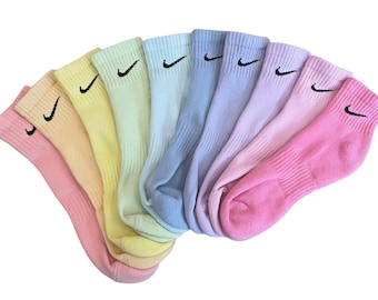 Chaussettes Nike Unie | teint à la main | Chaussettes de sport 1/4 de longueur | Fabriqué sur commande | Couleur pastel ou vive | Adulte unisexe | 1 paire