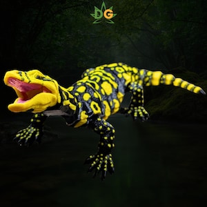 Articulated Water Monitor Lizard Flexi 3D Printed Figurine - Realistic Black and Yellow Spots