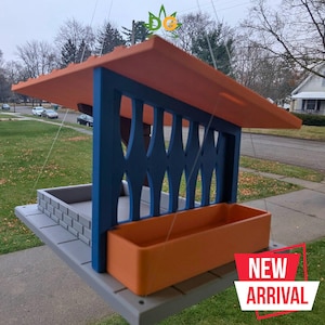 Modern Bird Feeder | Decorative Outdoor Wildlife Accessory & Flower Bed Garden Decor