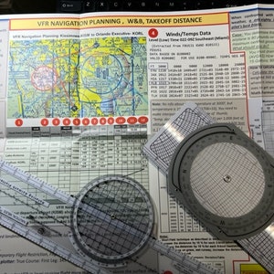 Tudo em um: conjunto de planejamento de navegação VFR (computador de vôo E6B, plotter rotativo, pôster de planejamento de navegação de vôo VFR)