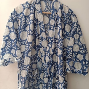 A Beautiful Kimono Robe Japanese Kimono Cardiagn Beach Wear Robes For Women