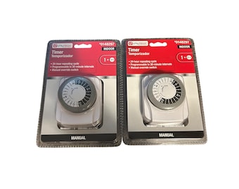 2 Timer da interno Utilitech con ciclo ripetuto di 24 ore, interruttore di override manuale