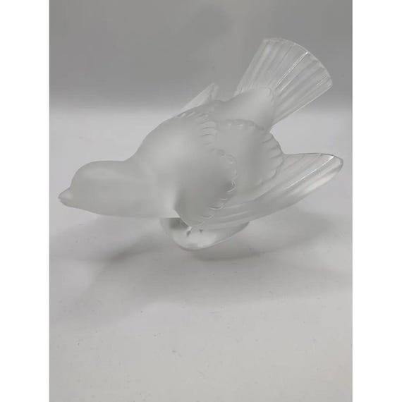 Nice Lalique France Crystal Frosted Sparrow Bird Wings Out Signed