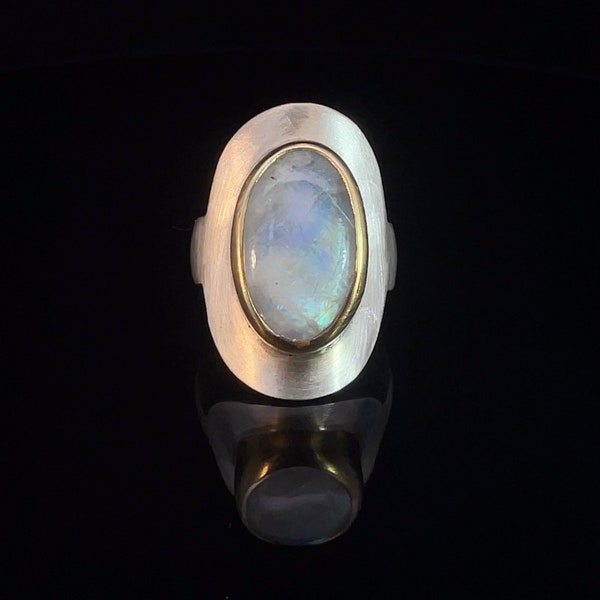 Anillo de piedra lunar | anillo grande con piedra lunar hecho en plata de primera ley con montura chapada en oro | Talla 56