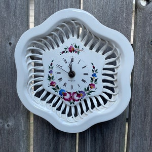 Vintage Junchans Quartz Porcelain Wall Clock - White - Handgemalt