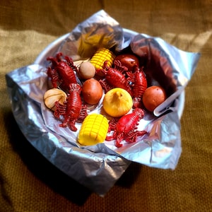 Crawfish boil fondant cake & cupcake toppers