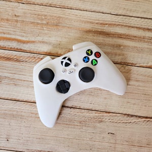 Handmade fondant gaming controller cake topper